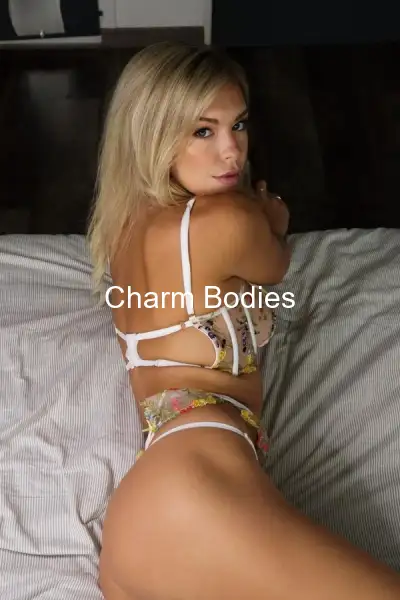 Disponible - Escort Mädchen Pau