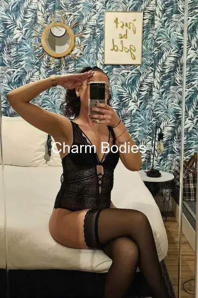 Linala - Escort Mädchen 8éme Arrondissement de Élysée