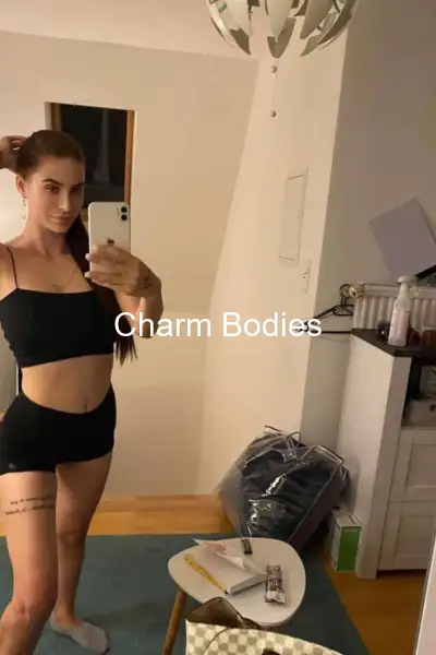 Emaelle - Escorte Girl Coubon