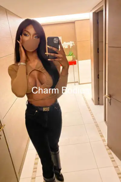 NAOMIE - Escort Mädchen Paris