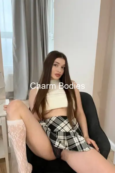 Julie - Escort Mädchen Foix