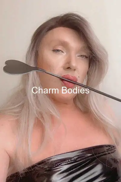 KatiaTravestieDeParis - 16