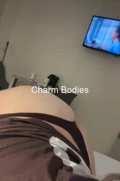Sarah - Escort Girl Paris