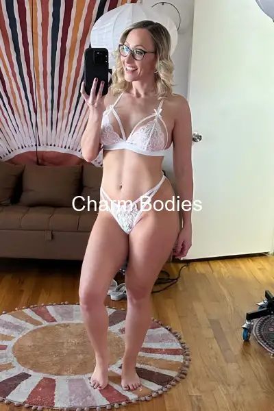 Christy - Escort Mädchen Versailles
