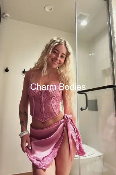 Naomi - Escort Mädchen Nimes