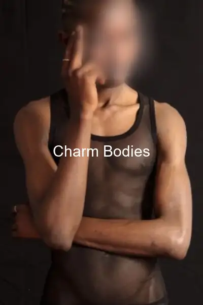 David21cm - Escort Male 19éme Arrondissement des Buttes Chaumont