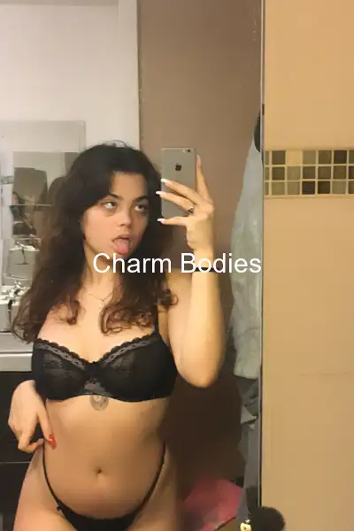 Esmea pour vous servir - Escort Girl Montpellier