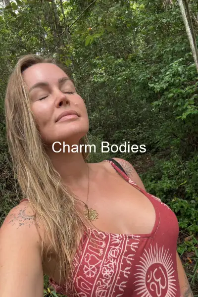 Elleknox show cam12 - 2