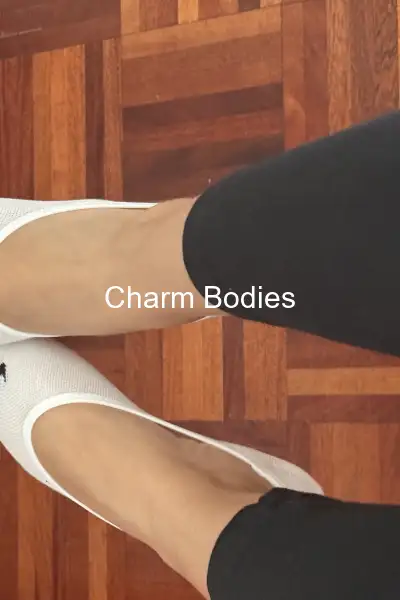 23 Kitty Brunette - Escorte Girl Lyon