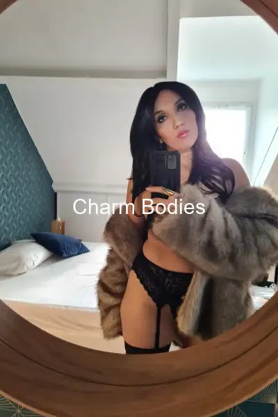 LEONA - Escort Girl 11éme Arrondissement de Popincourt